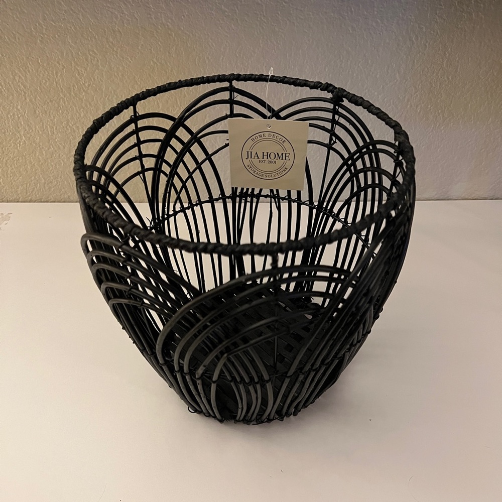 NWT 🖤 BOHO Handcrafted Looped Rattan Basket SMALL Black